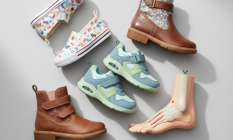 Зручно та стильно: як обрати взуття, що не псує поставу і подобається дитині
