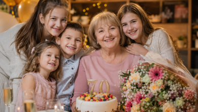 Привітання з 70-річчям бабусі – щаслива бабуся святкує ювілей з онуками